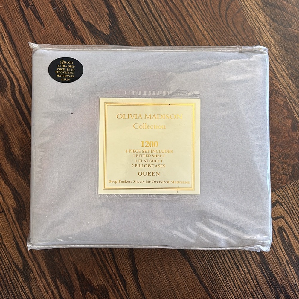 NWT Olivia Madison Collection QUEEN Size Bed Set
